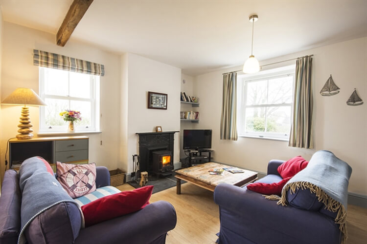 Bodrugan Barton Cottages - Image 3 - UK Tourism Online