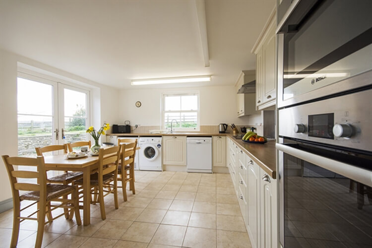 Bodrugan Barton Cottages - Image 4 - UK Tourism Online