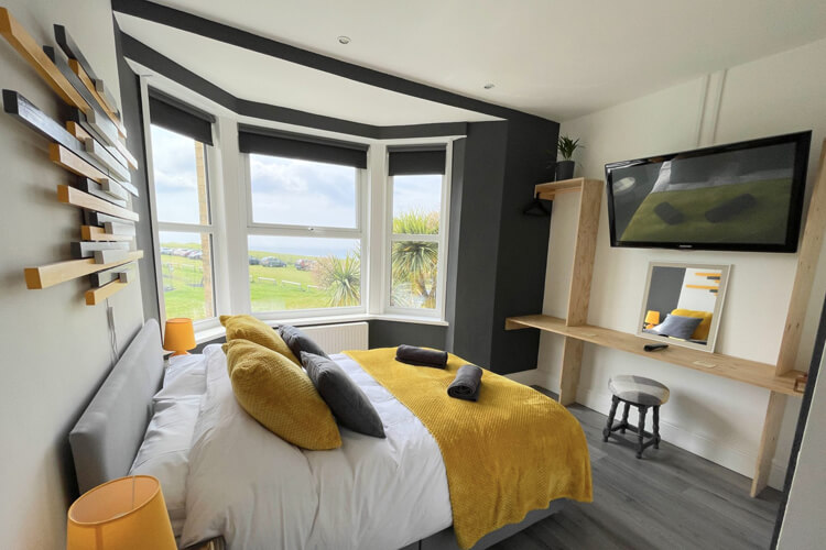 Breakers Guest House - Image 2 - UK Tourism Online