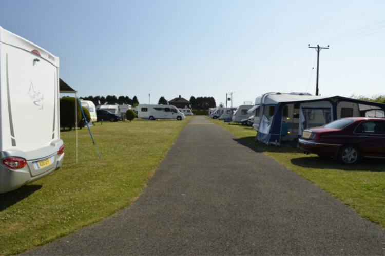 Camping Caradon Touring Park - Image 2 - UK Tourism Online