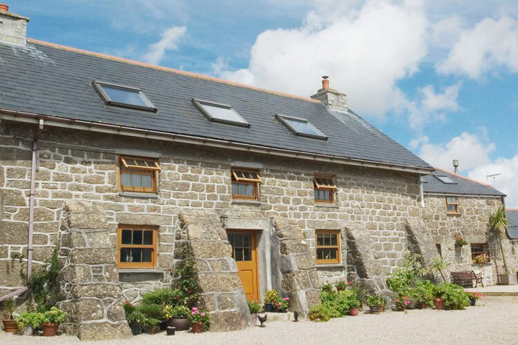 Chegwidden Farm Cottages - Image 1 - UK Tourism Online