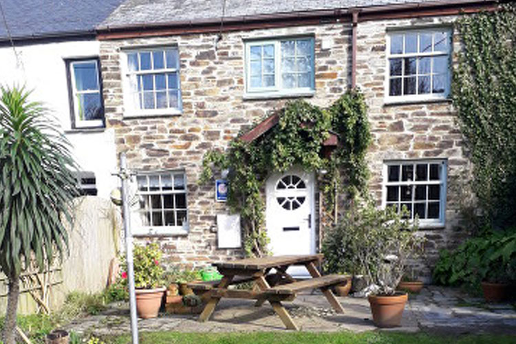 Churchtown Cottage - Image 1 - UK Tourism Online