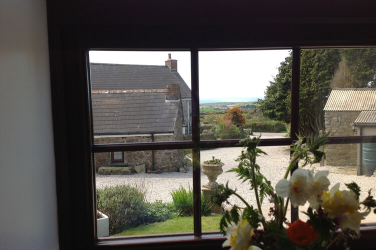 Chycarne Farm Cottages - Image 2 - UK Tourism Online