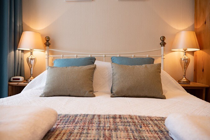 Commercial Hotel Thumbnail | St Just - Cornwall | UK Tourism Online