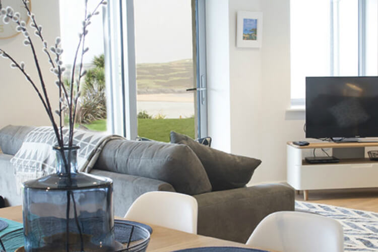 Crantock Bay Apartments - Image 1 - UK Tourism Online