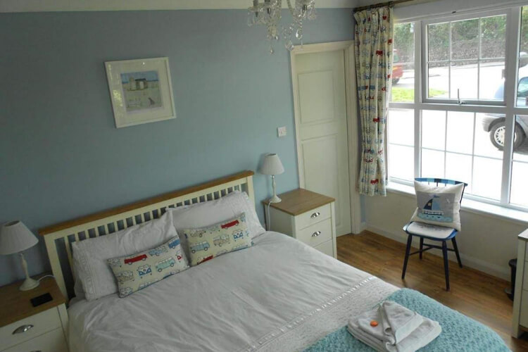 Downsfield Bed & Breakfast - Image 2 - UK Tourism Online