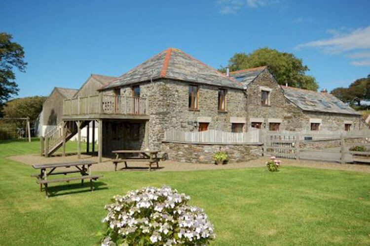 Fentrigan Manor Farm - Image 1 - UK Tourism Online