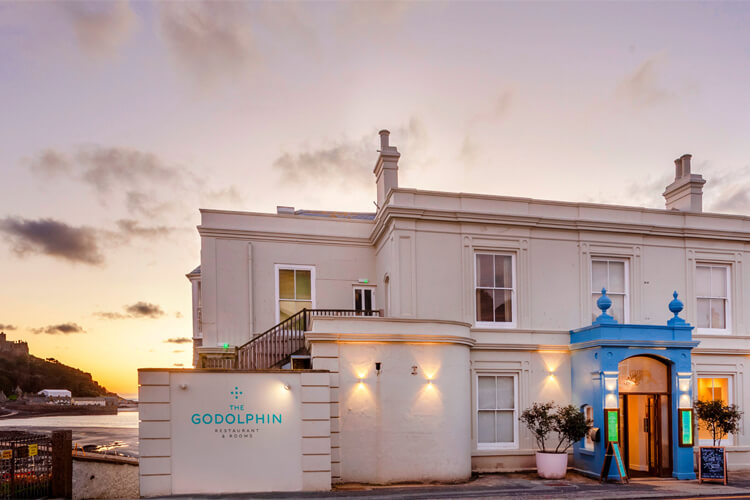 Godolphin Arms Hotel - Image 1 - UK Tourism Online