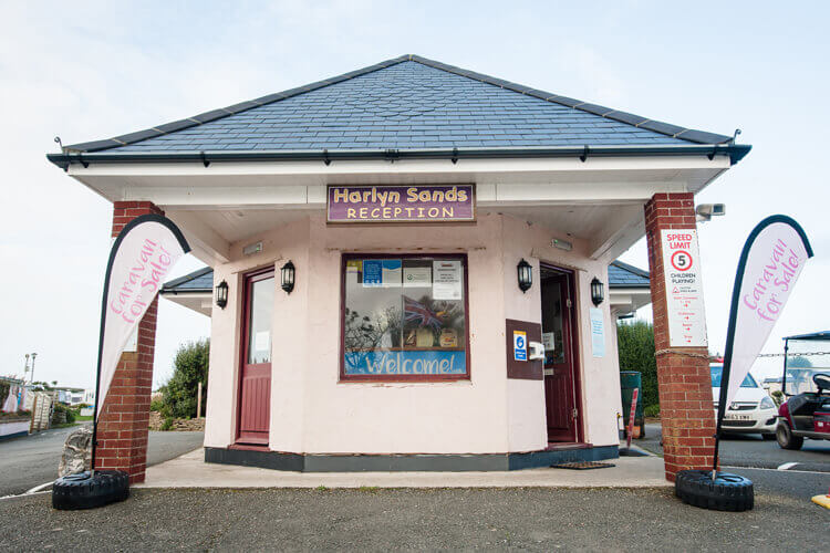 Harlyn Sands Holiday Park - Image 3 - UK Tourism Online