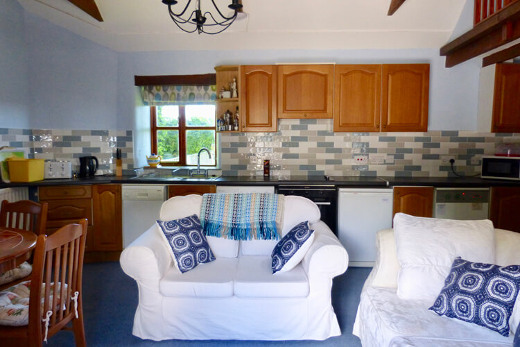 Higher Hendra Farm Cottages - Image 3 - UK Tourism Online