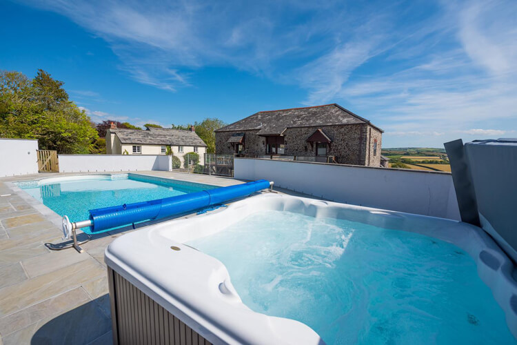 Hilton Farm Holidays - Image 1 - UK Tourism Online