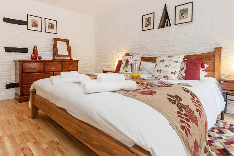 Kernock Cottages - Image 1 - UK Tourism Online