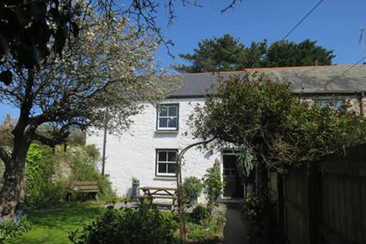 Lanherne Cottage - Image 1 - UK Tourism Online