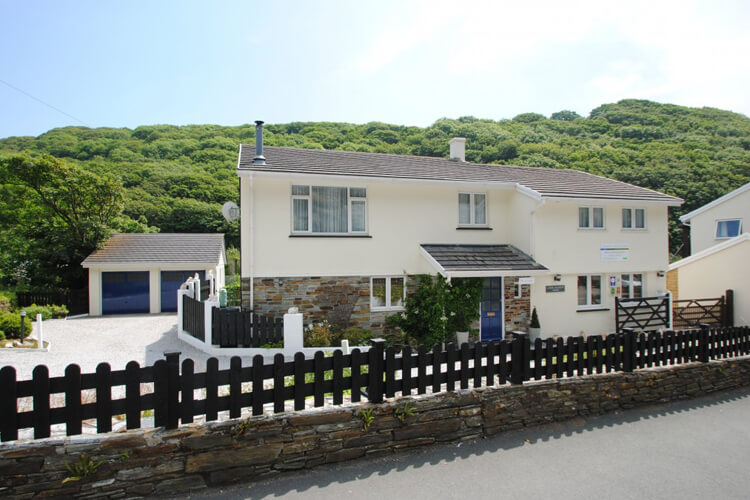 Lower Meadows House - Image 1 - UK Tourism Online