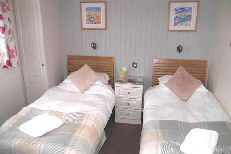 Lower Meadows House - Image 3 - UK Tourism Online