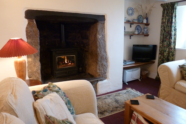 Lower Tresmorn Self Catering - Image 2 - UK Tourism Online