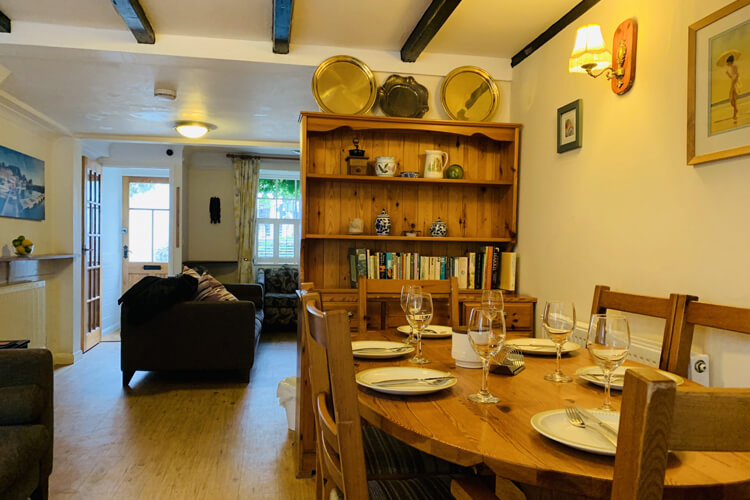 Maypole Cottages - Image 3 - UK Tourism Online