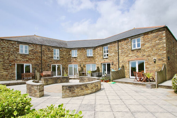 Menagwins Court Holiday Cottages - Image 1 - UK Tourism Online