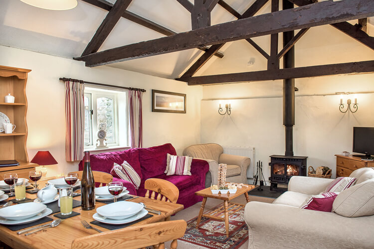 Mennabroom Farm Cottages - Image 2 - UK Tourism Online