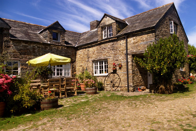 Old Newham Farm - Image 1 - UK Tourism Online