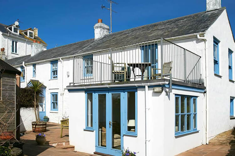 Sea Retreat Cottages - Image 1 - UK Tourism Online