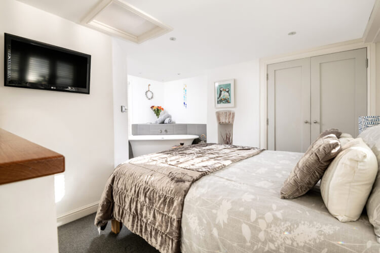 Stargazy Cottage, Padstow - Image 1 - UK Tourism Online