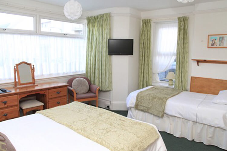 Summer Breeze Guest House - Image 3 - UK Tourism Online