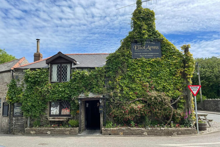 The Eliot Arms - Image 1 - UK Tourism Online