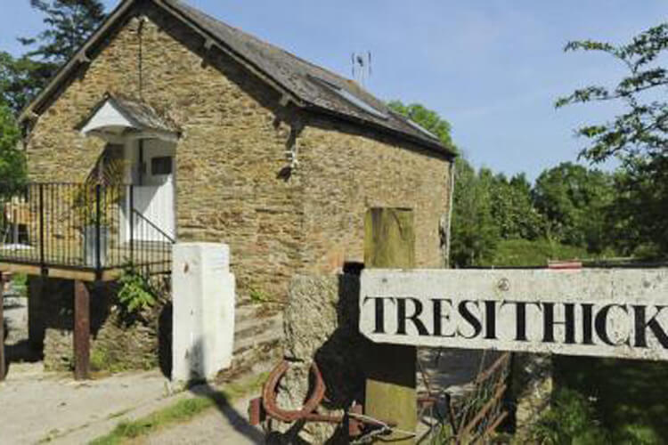 The Old Barn, Lower Tresithick Farm - Image 1 - UK Tourism Online