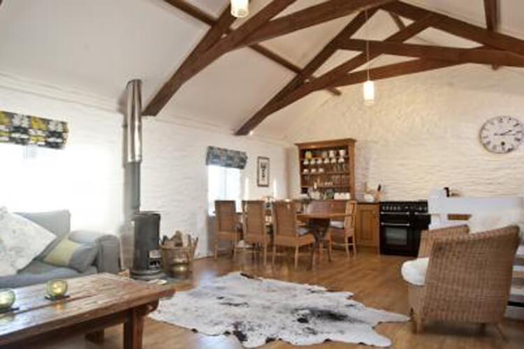 The Old Barn, Lower Tresithick Farm - Image 2 - UK Tourism Online