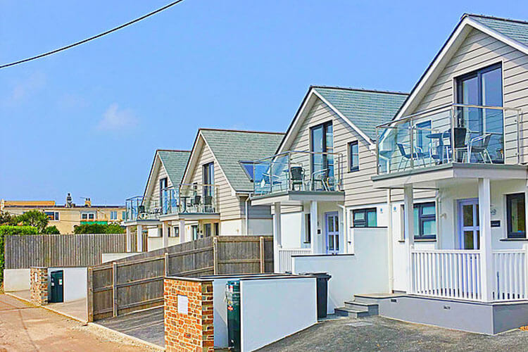 Polzeath Holiday Cottages - Image 1 - UK Tourism Online