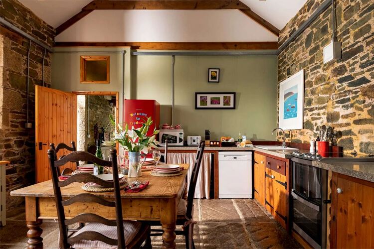 Tredarrup Farm Holiday Cottages - Image 2 - UK Tourism Online