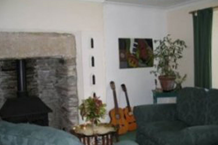 Trehane Farmhouse - Image 2 - UK Tourism Online