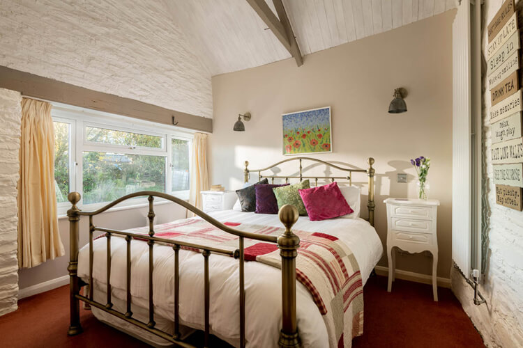 Trevorrick Farm Cottages - Image 1 - UK Tourism Online