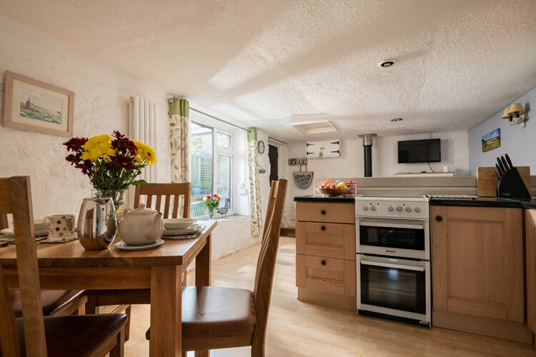 Trevorrick Farm Cottages - Image 3 - UK Tourism Online