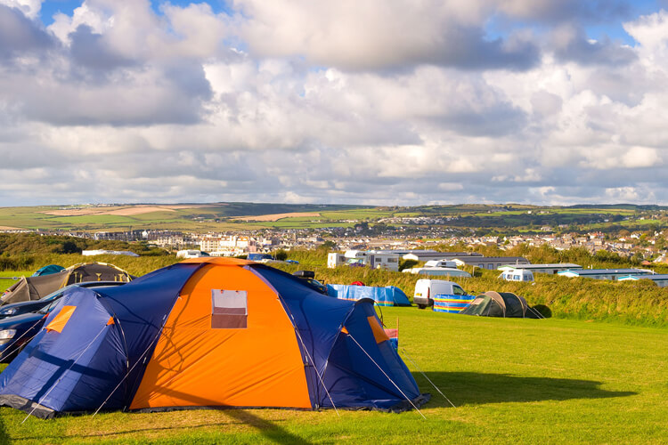 Upper Lynstone Caravan & Camping Park - Image 2 - UK Tourism Online