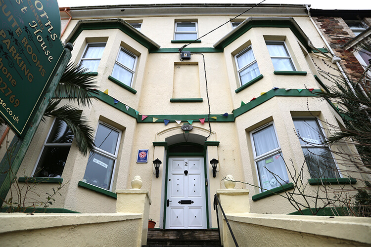 Acorns Guest House - Image 1 - UK Tourism Online