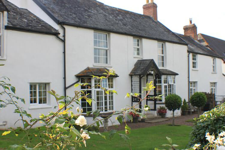 Alscott Barton Farmhouse - Image 1 - UK Tourism Online