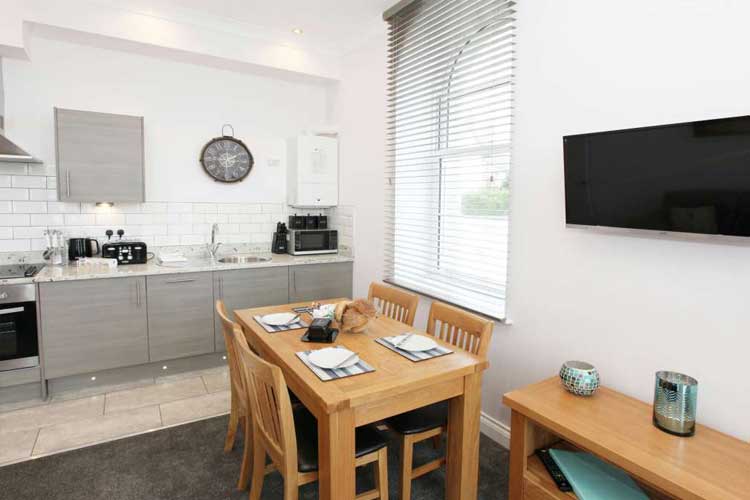 Austens Luxury Apartments - Image 5 - UK Tourism Online