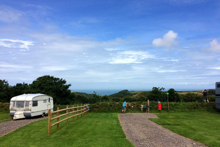 Bay View Farmers Campsite - Image 3 - UK Tourism Online