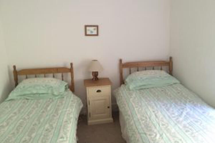 Beachcomber Cottage - Image 3 - UK Tourism Online