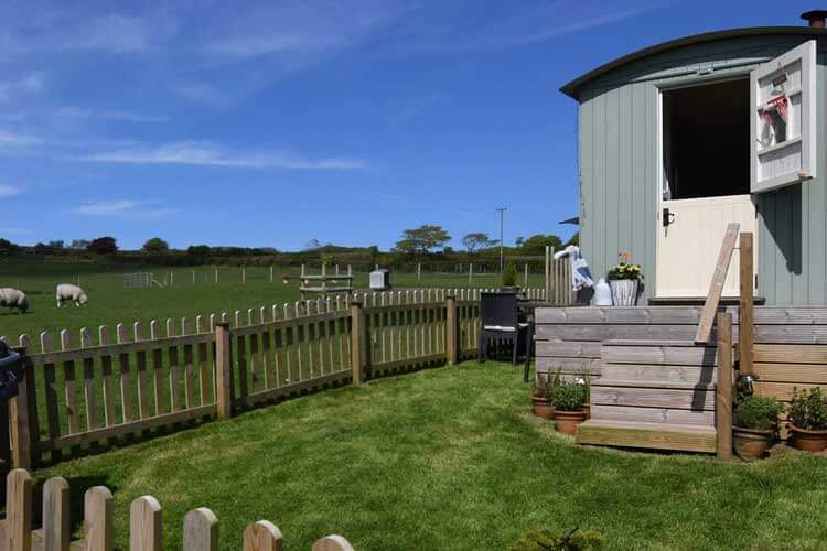 Benton View Shepherd's Hut and Exmoor Glamping Holidays - Image 1 - UK Tourism Online