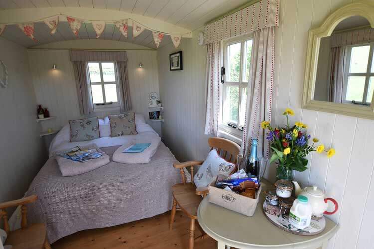 Benton View Shepherd's Hut and Exmoor Glamping Holidays - Image 2 - UK Tourism Online