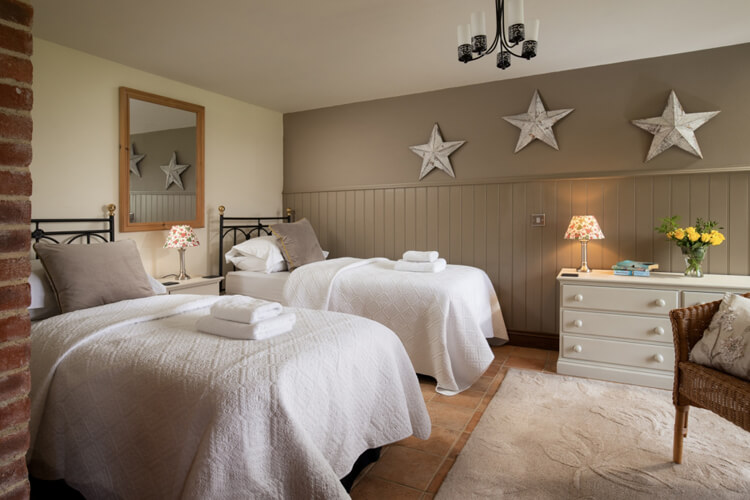 Bidwell Farm Cottages - Image 4 - UK Tourism Online