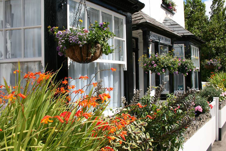 Canterbury House - Image 1 - UK Tourism Online