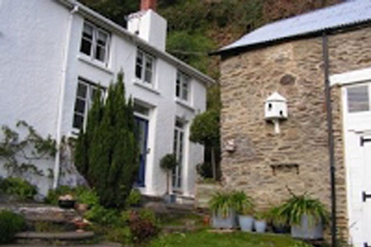 Carlyn Guest House - Image 1 - UK Tourism Online