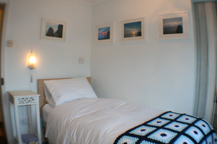 Coastguard Cottage - Image 3 - UK Tourism Online