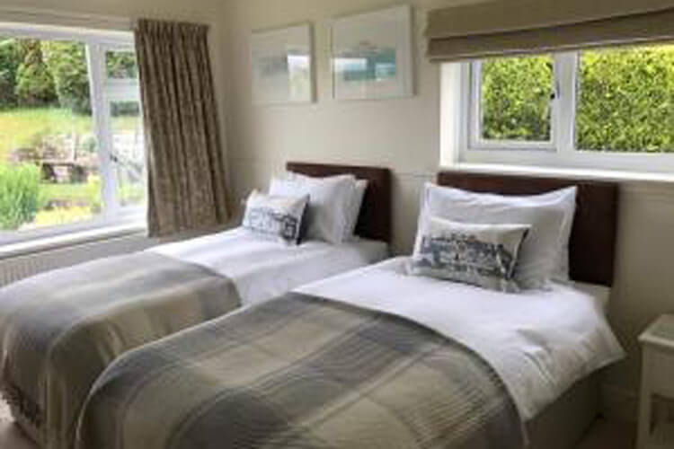 Coombe Bank Guest House - Image 3 - UK Tourism Online