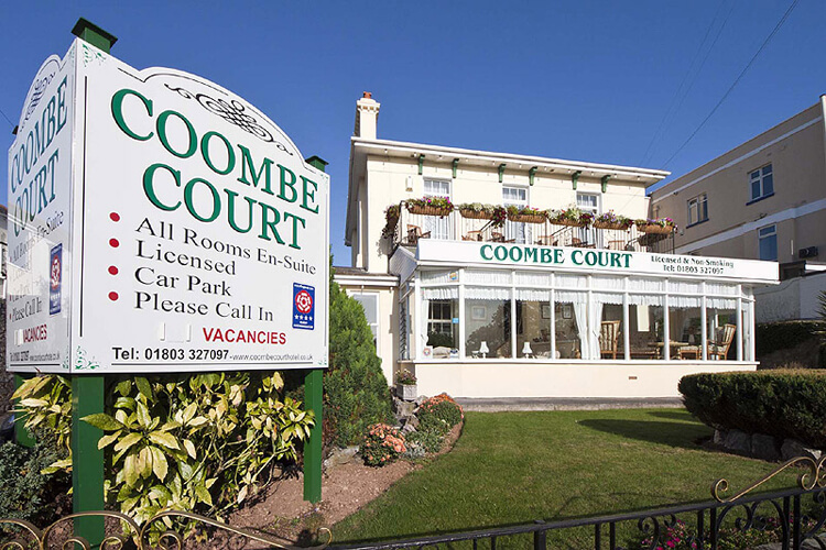 Coombe Court Hotel - Image 1 - UK Tourism Online