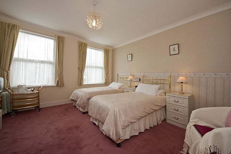 Coombe Court Hotel - Image 3 - UK Tourism Online